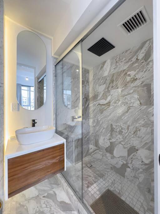 Icon Cibeles Designer Loft And Terrace Apartment